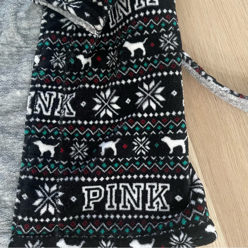 Victoria Secret PINK Reversible Robe - Picture 3 of 4